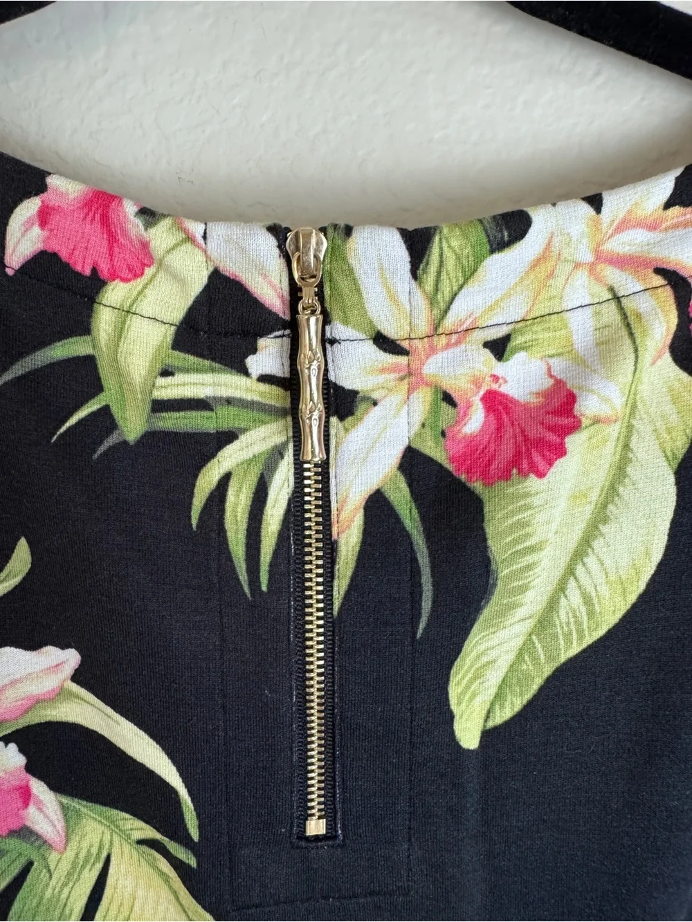 Tommy Bahama M Black Tropical Floral Shift Dress Sleeveless Knee Zip Stretch - Picture 10 of 12